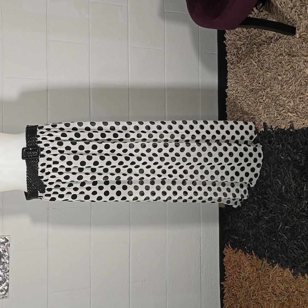 White with black Polk a dots skirt